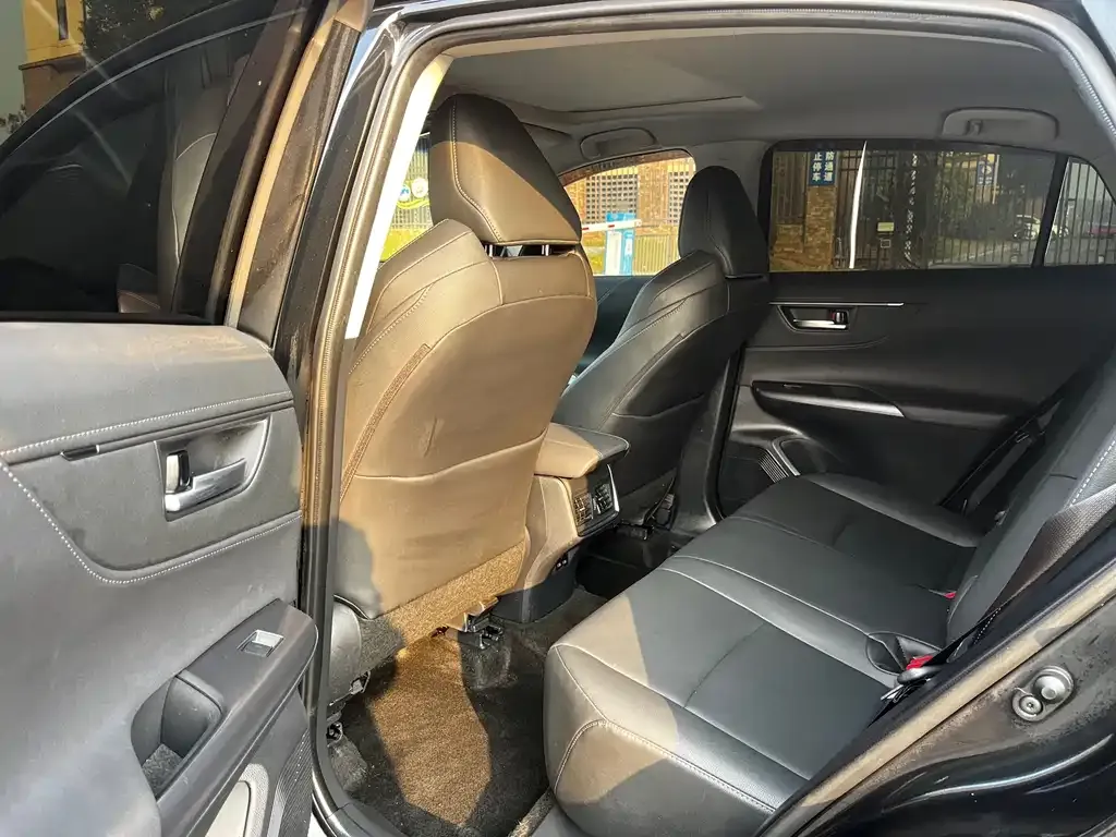 Toyota Venza 2024 из CN, фото 9