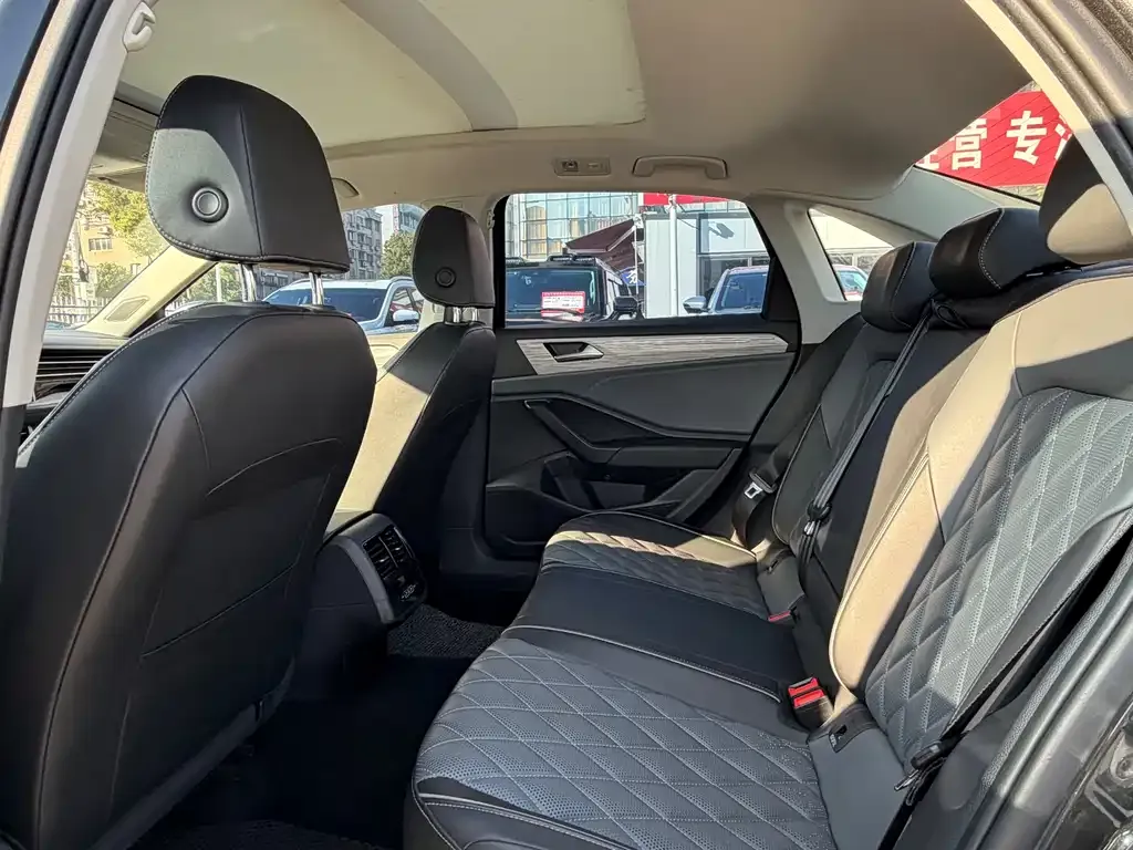 Volkswagen Sagitar 2023 из CN, фото 2