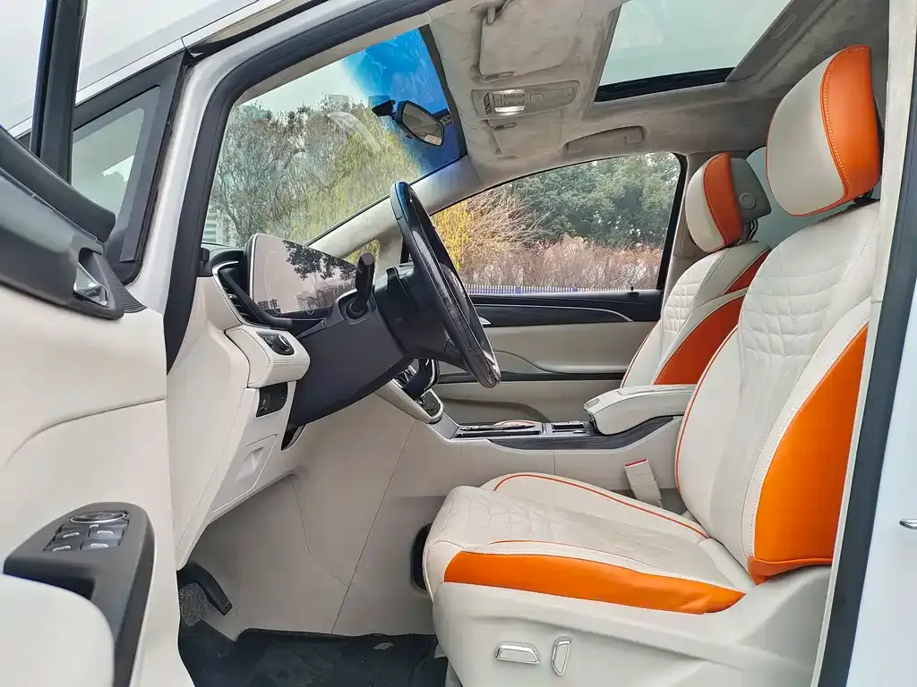 Buick GL8 2023 из CN, фото 4