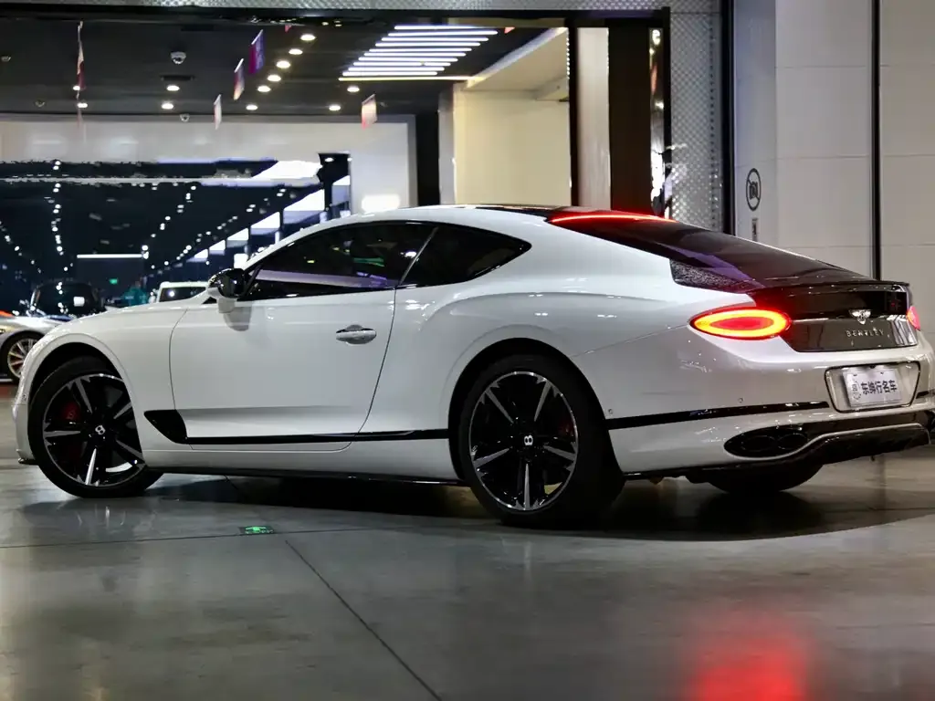 Bentley Continental 2021 из CN, фото 7