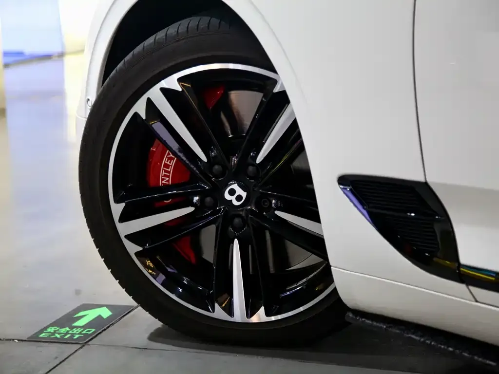 Bentley Continental 2021 из CN, фото 3