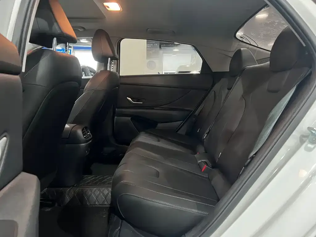 Hyundai Elantra 2025 из CN, фото 8