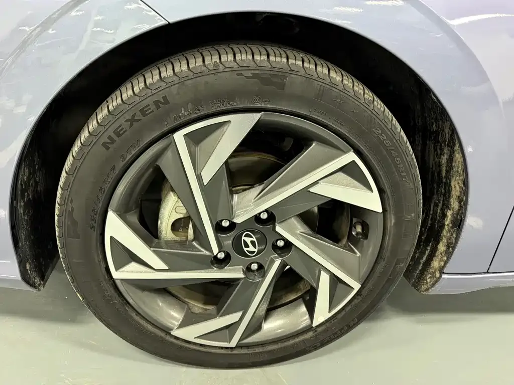 Hyundai Elantra — фото 4