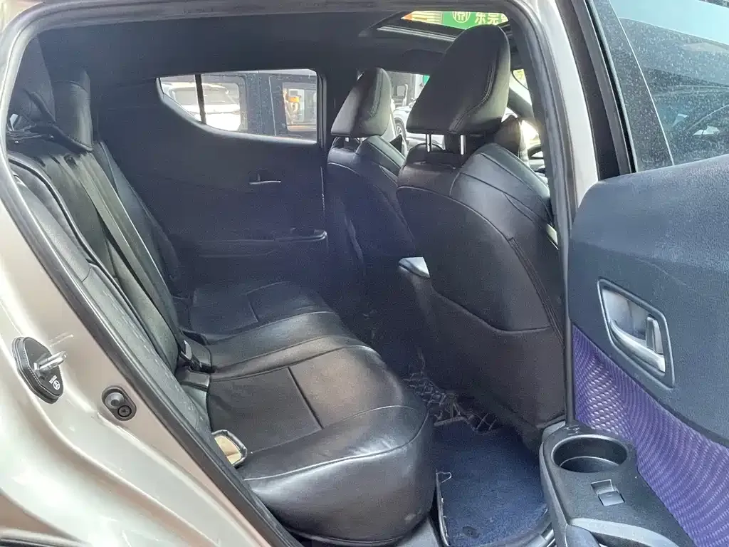 Toyota C-HR 2021 из CN, фото 4