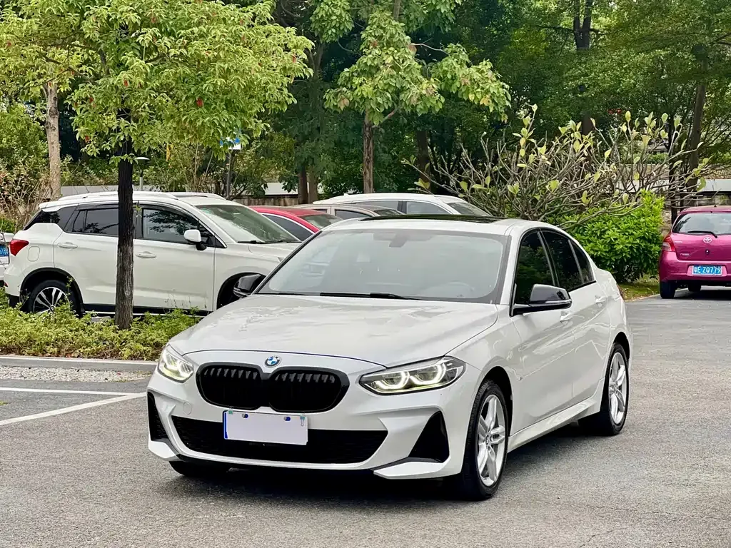 BMW 1 Series 2022 из CN, фото 1