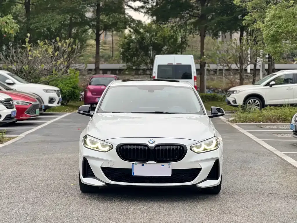 BMW 1 Series 2022 из CN, фото 2