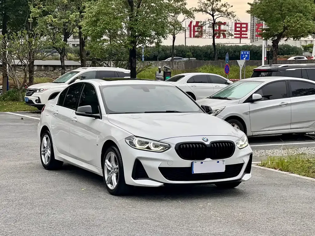 BMW 1 Series 2022 из CN, фото 3