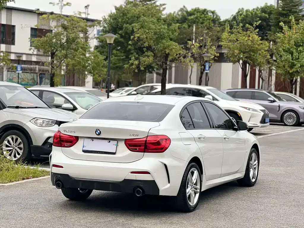 BMW 1 Series 2022 из CN, фото 6