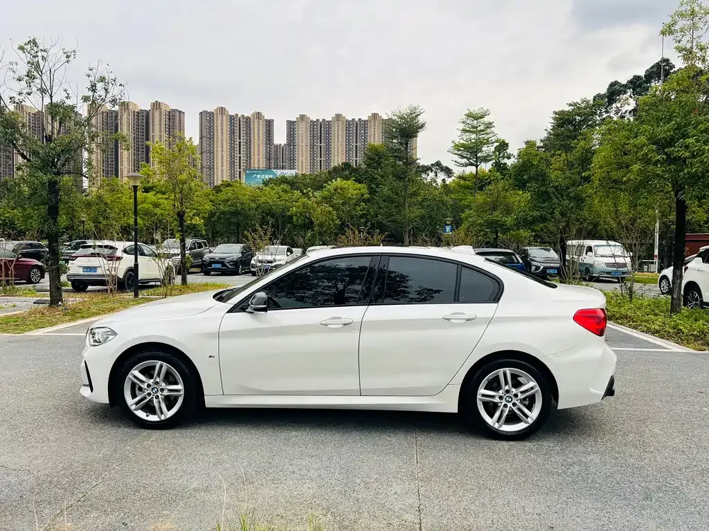 BMW 1 Series 2022 из CN, фото 7