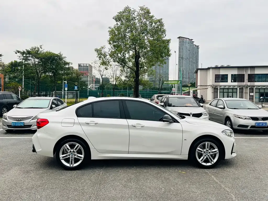 BMW 1 Series 2022 из CN, фото 8