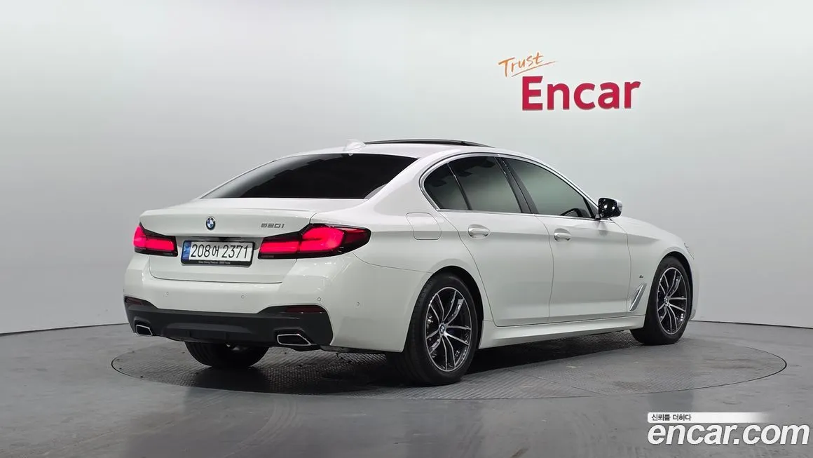 BMW 5-Series 2023 из KR, фото 3