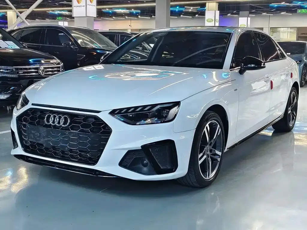 Audi A4L 2022 из CN, фото 1