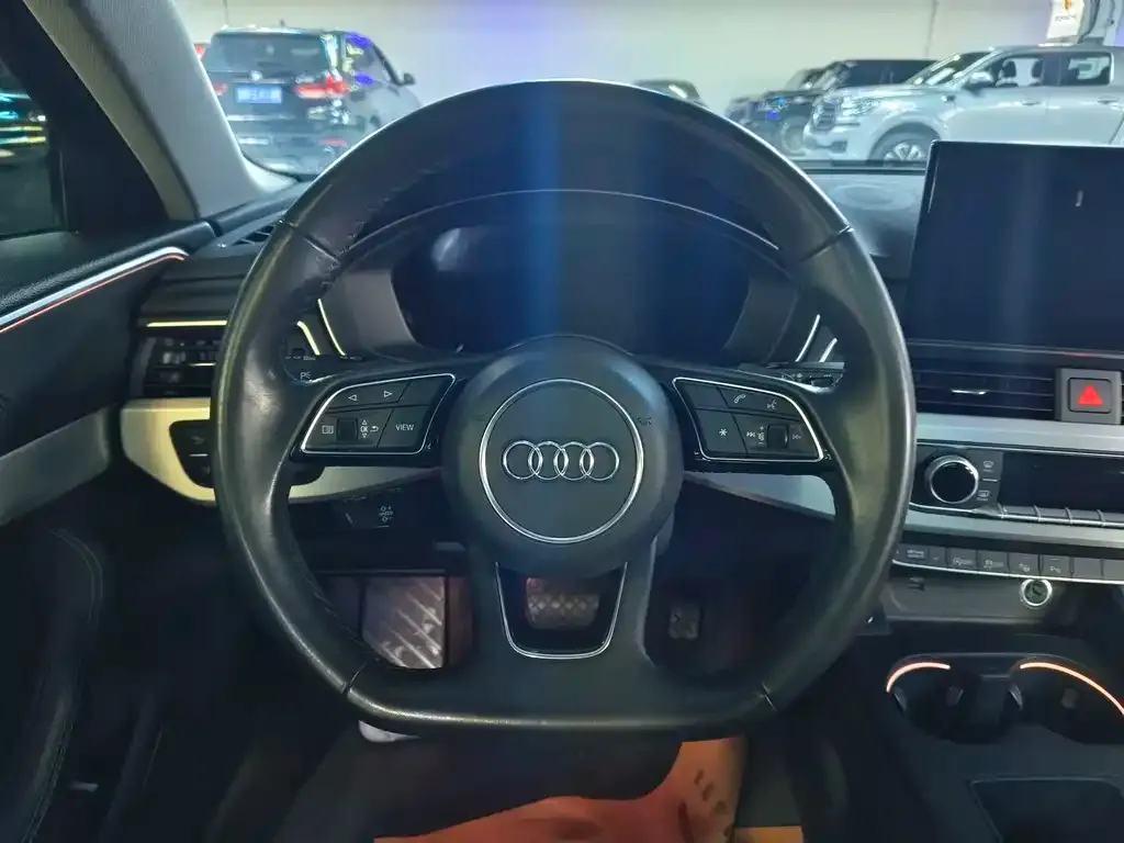 Audi A4L 2022 из CN, фото 2