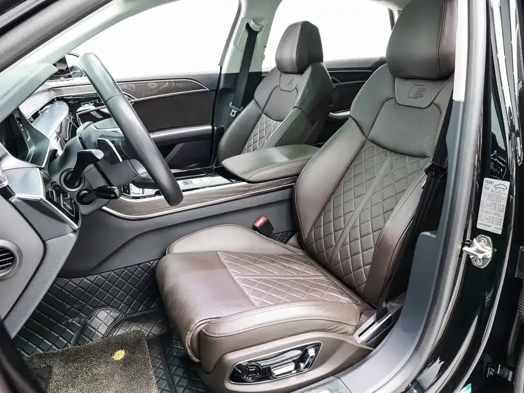 Audi A8 2021 из CN, фото 10