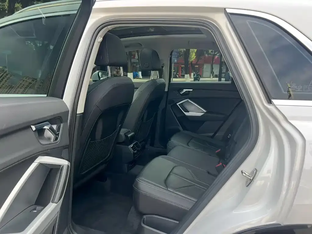 Audi Q3 2021 из CN, фото 4