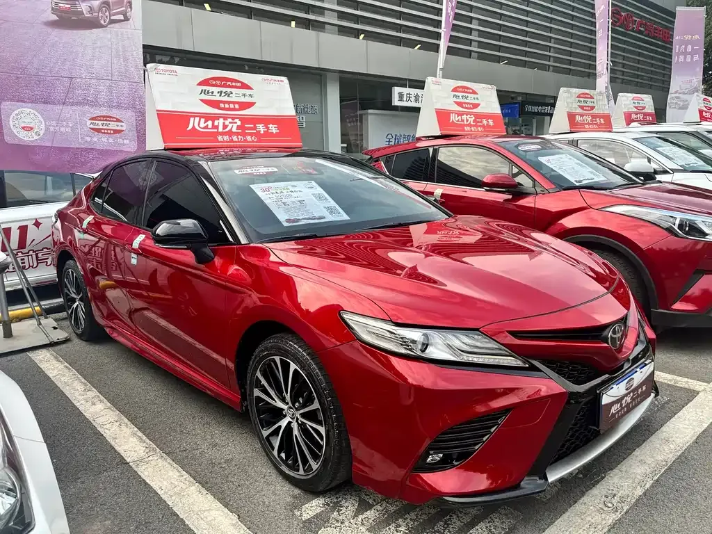 Toyota Camry — фото 3