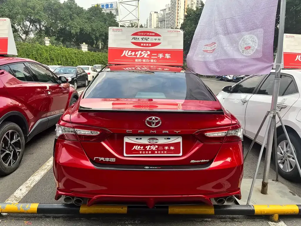 Toyota Camry — фото 5