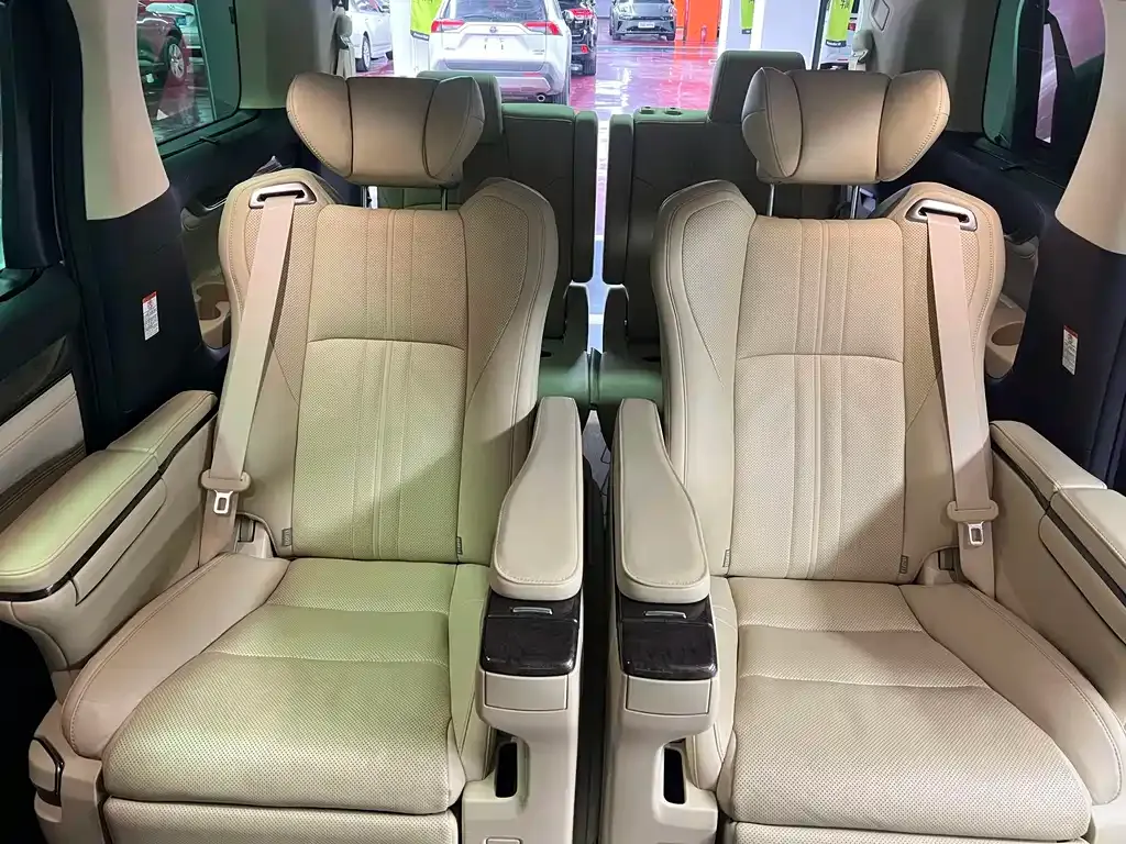 Toyota Vellfire 2022 из CN, фото 10