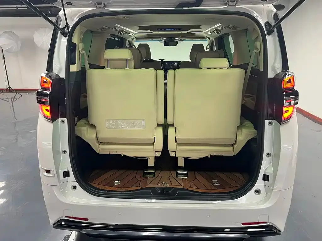 Toyota Vellfire 2022 из CN, фото 4