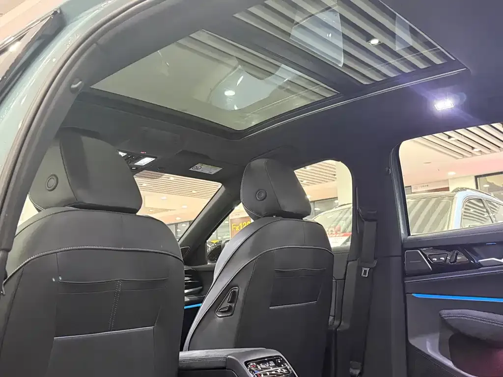 Volkswagen Passat 2024 из CN, фото 10