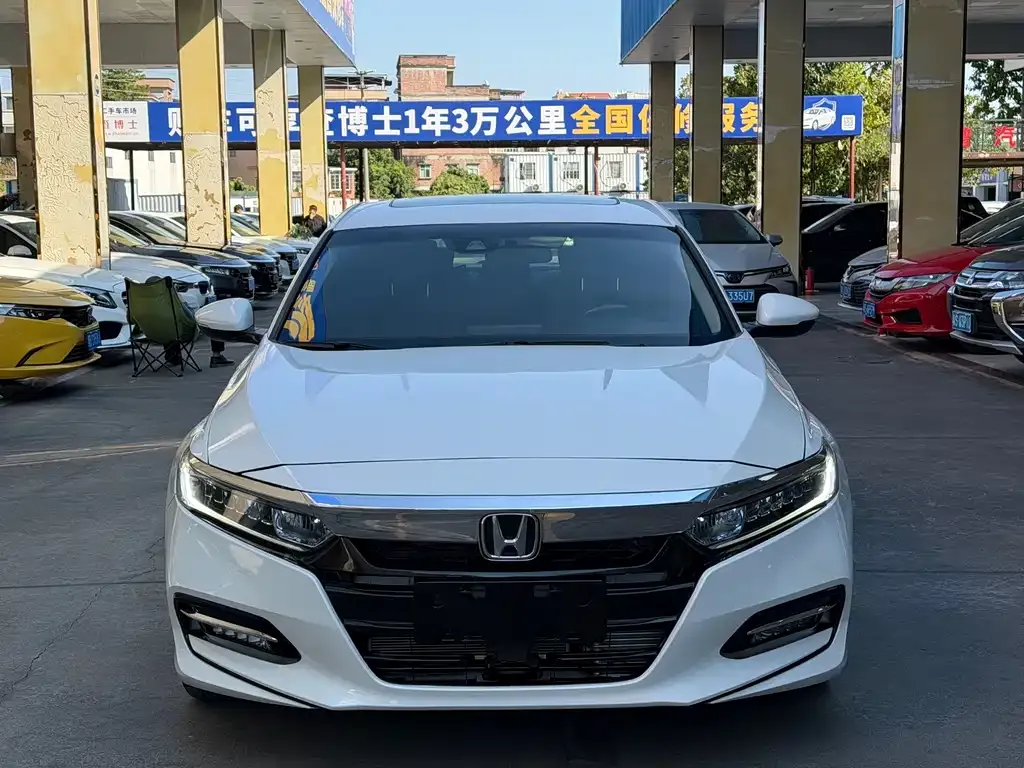 Honda Accord — фото 8
