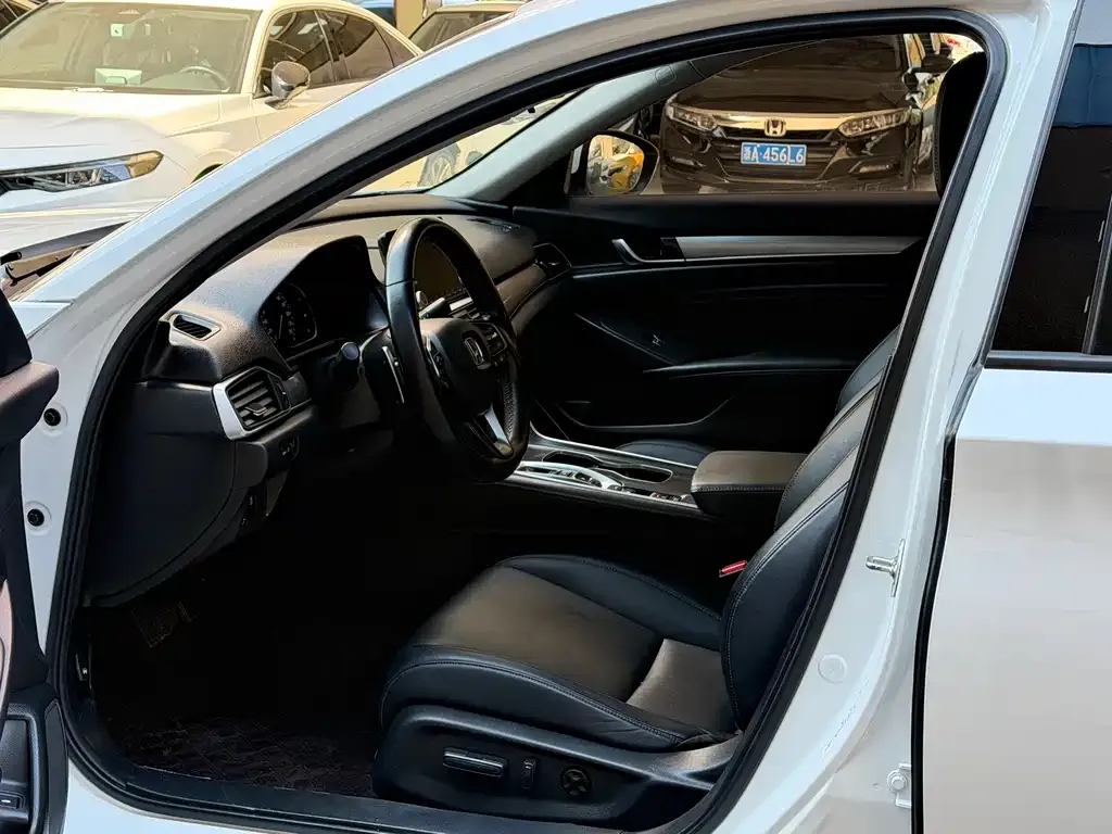 Honda Accord — фото 3