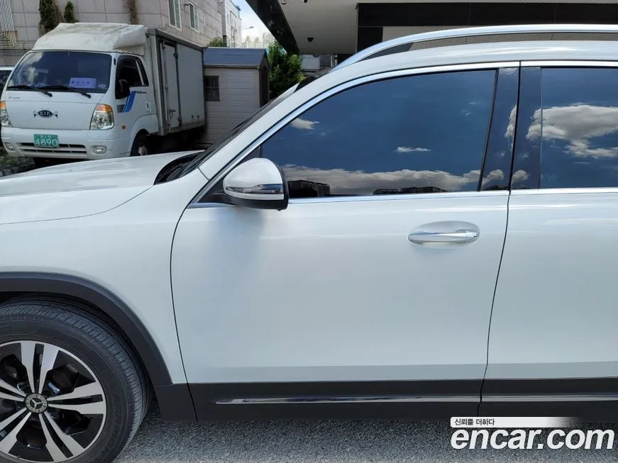 Mercedes-Benz GLB-Class — фото 2