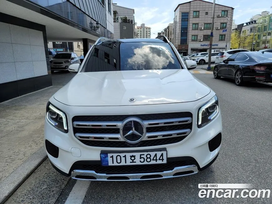 Mercedes-Benz GLB-Class — фото 7