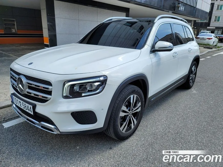 Mercedes-Benz GLB-Class — фото 8