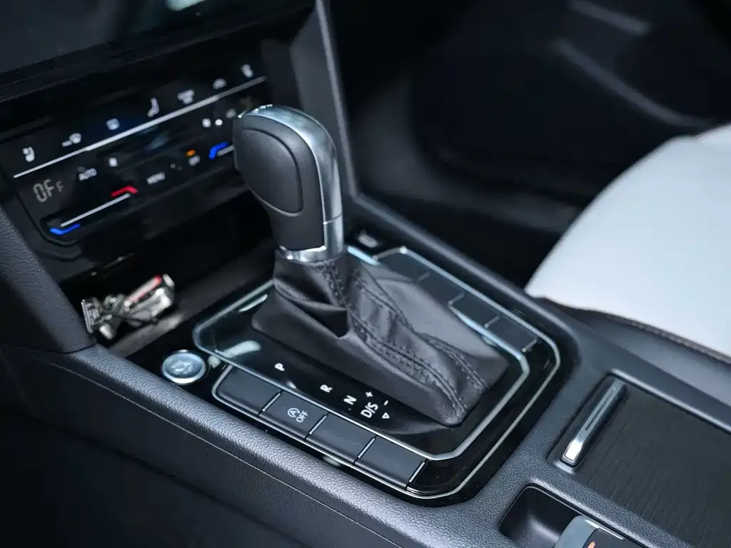 Volkswagen Magotan 2025 из CN, фото 2