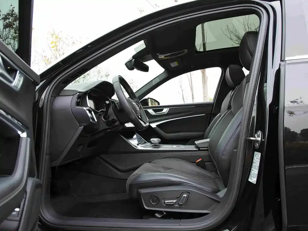 Audi A6L 2024 из CN, фото 3