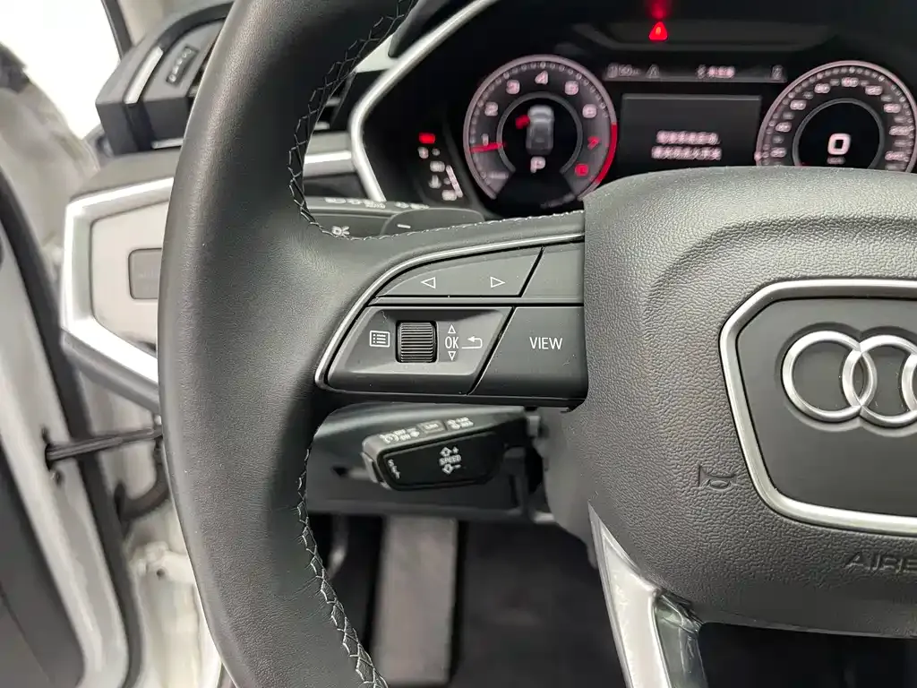 Audi Q3 2023 из CN, фото 10