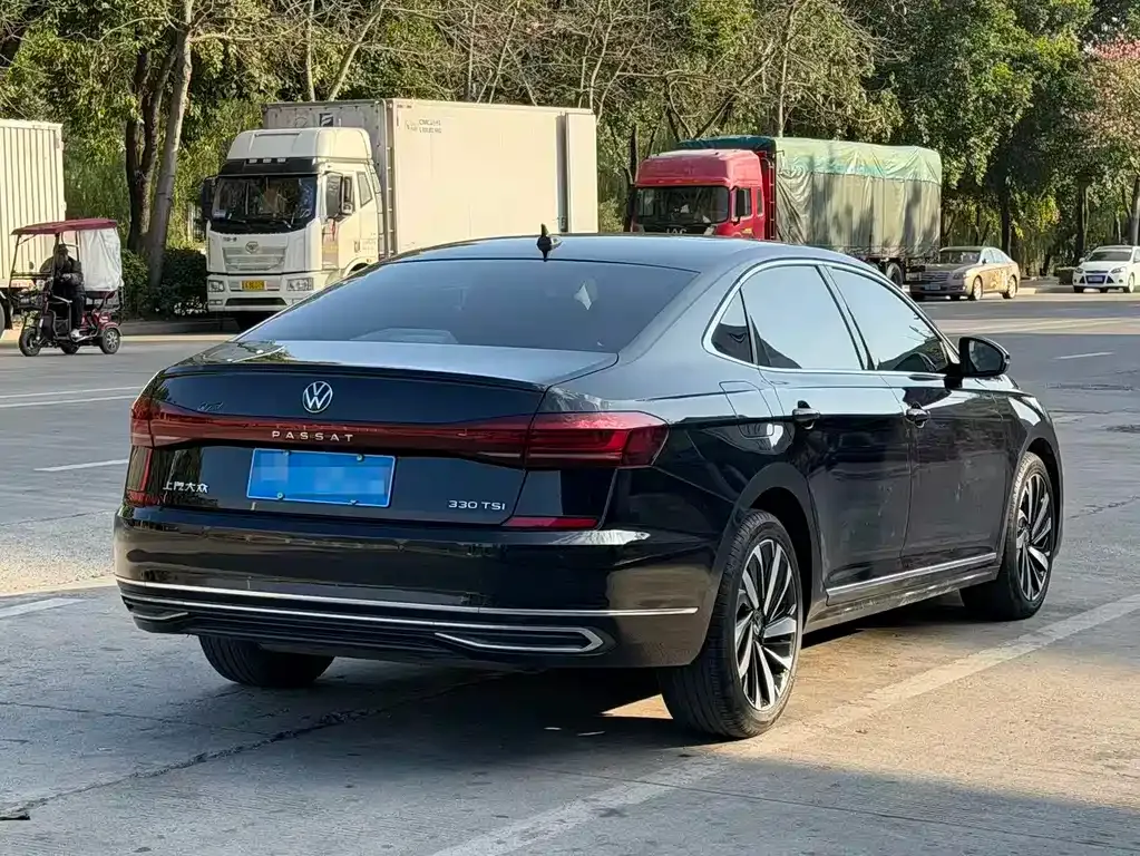Volkswagen Passat 2022 из CN, фото 10