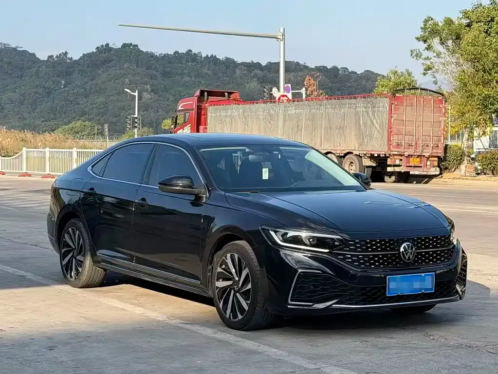Volkswagen Passat 2022 из CN, фото 3