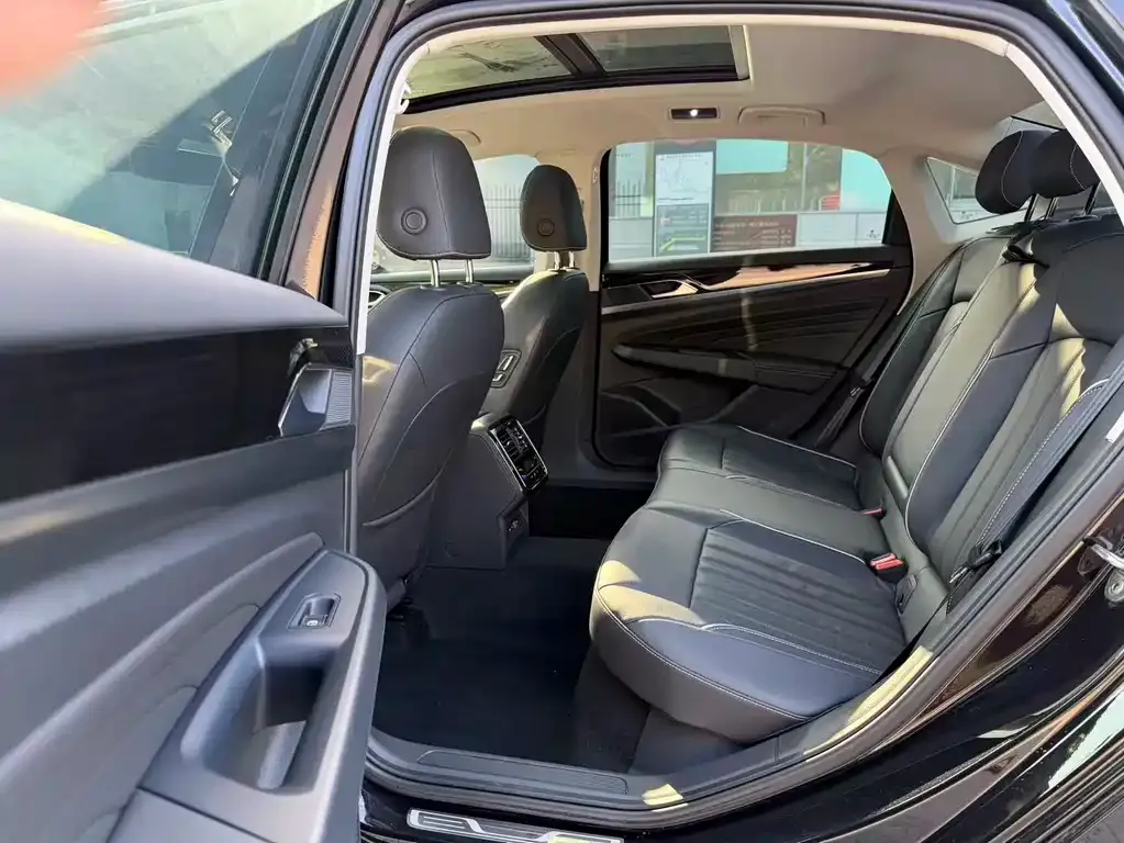 Volkswagen Passat 2022 из CN, фото 9