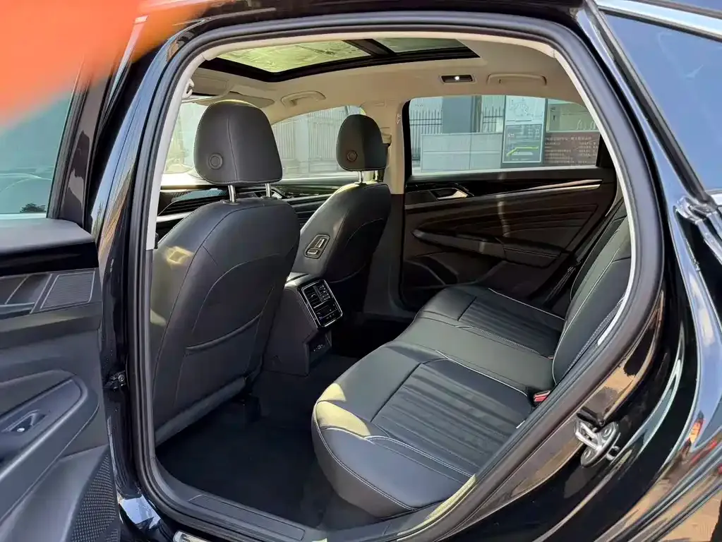 Volkswagen Passat 2022 из CN, фото 6
