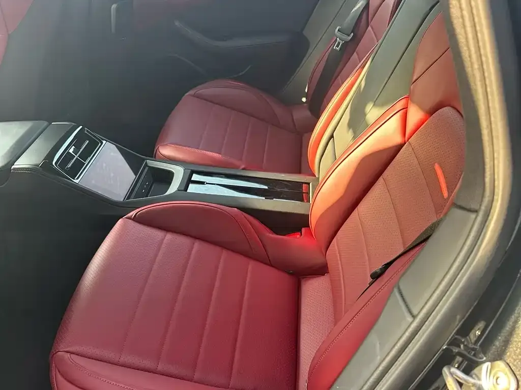 Porsche Panamera 2025 из CN, фото 2