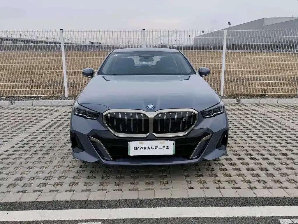 BMW i5 2025 из CN, фото 5