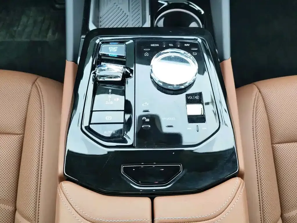 BMW i5 2025 из CN, фото 8