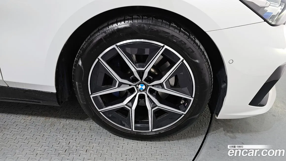 BMW 5-Series 2024 из KR, фото 5