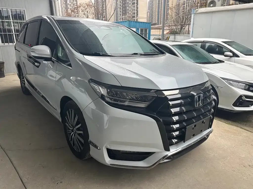Honda Elysion 2024 из CN, фото 2