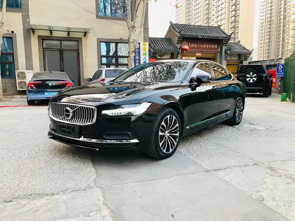 Volvo S90 2024 из CN, фото 1
