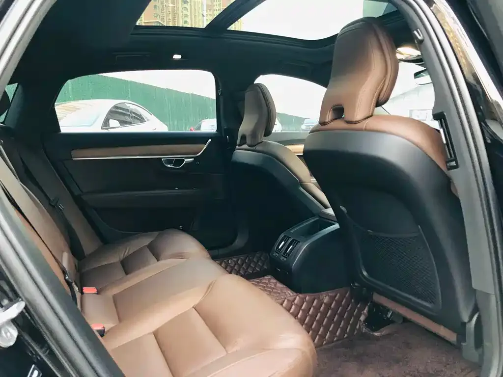 Volvo S90 2024 из CN, фото 3