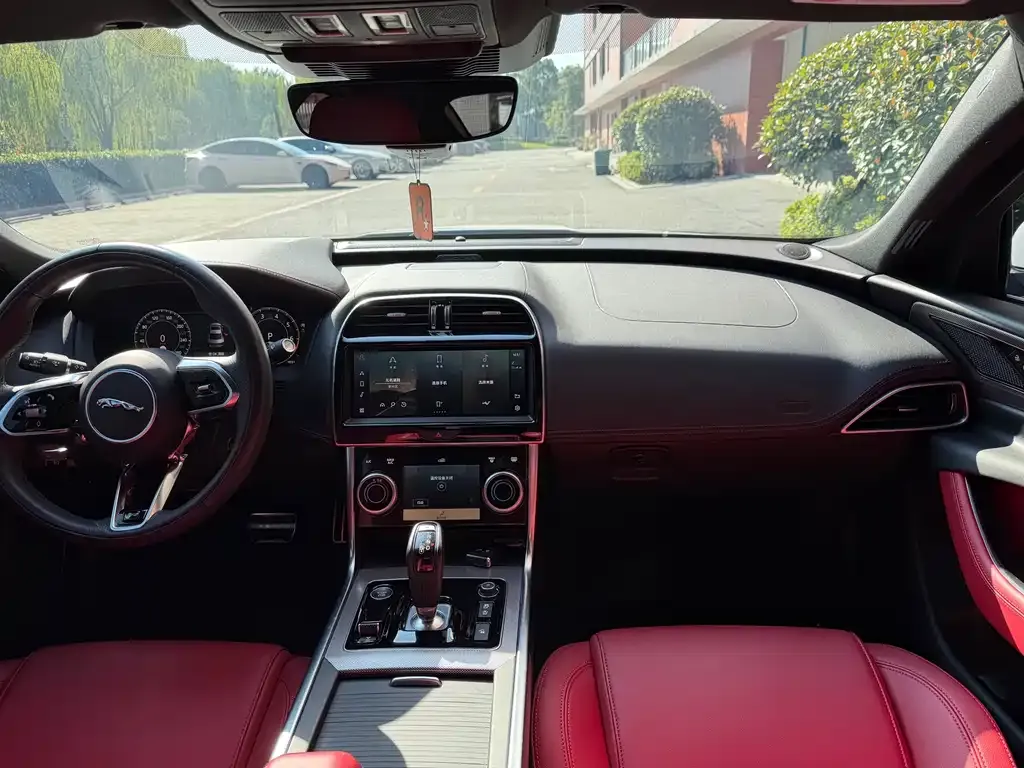 Jaguar XEL 2023 из CN, фото 9