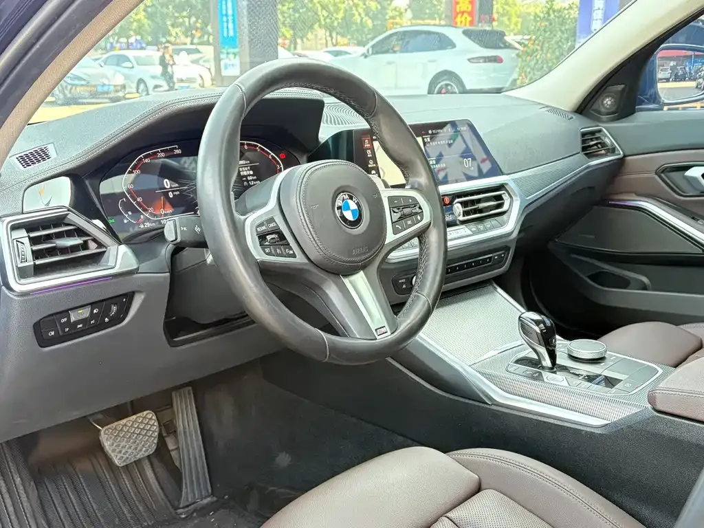 BMW 3 Series 2022 из CN, фото 6
