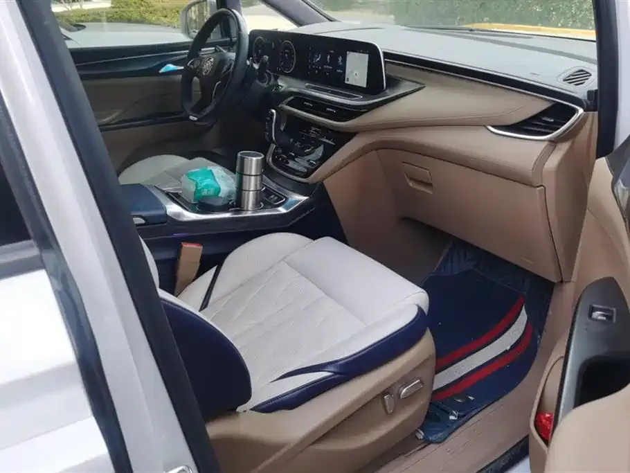 Buick GL8 2021 из CN, фото 2