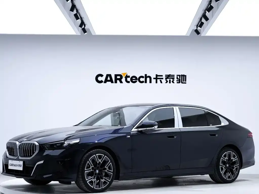 BMW 5 Series 2024 из CN, фото 1