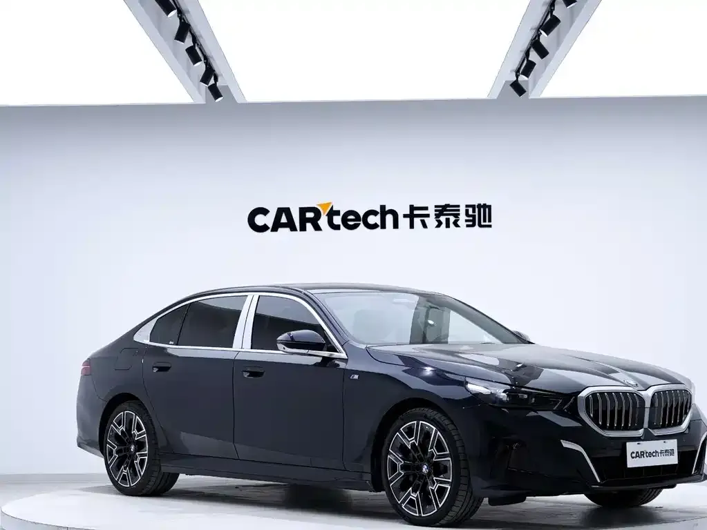 BMW 5 Series 2024 из CN, фото 7