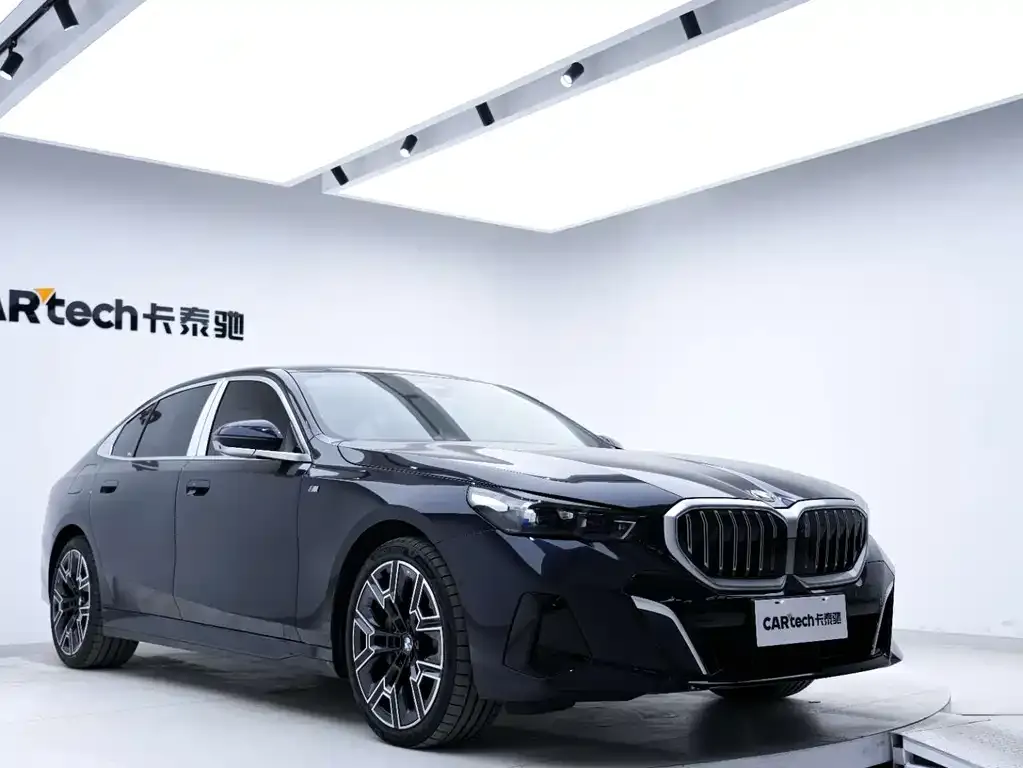 BMW 5 Series 2024 из CN, фото 5