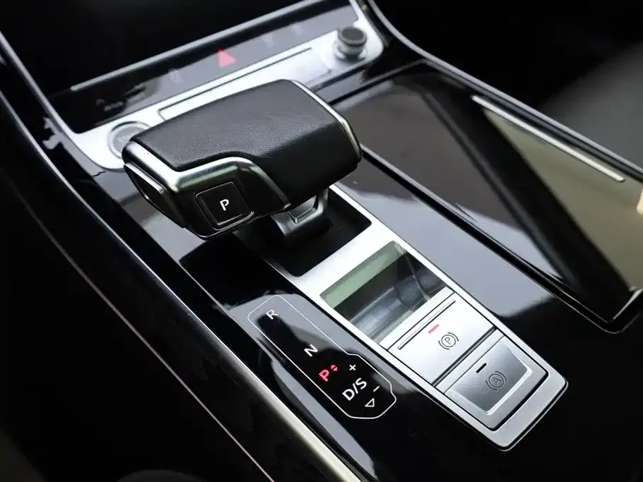 Audi A8 2021 из CN, фото 6